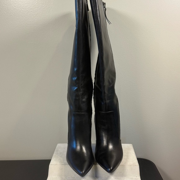 Vince Camuto
Women's Alessa Knee-High Zipper Boots, size 10, black NWOT Leather - Picture 7 of 13